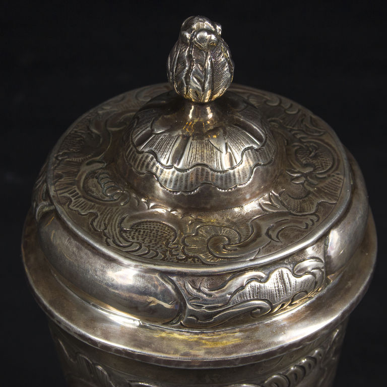 Silver cup with a lid from 1760