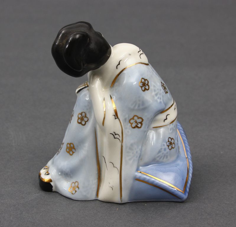 Porcelain figurine 