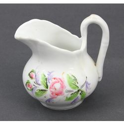 Porcelain milk utensil 