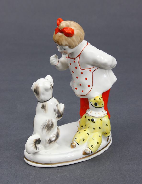 Porcelain figurine 