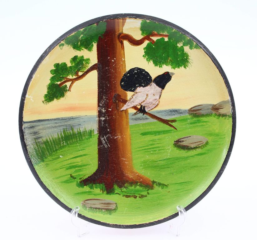 Wooden plate with painting