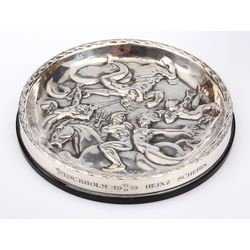 Серебряная пепельница с вдохновением от дизайна скандинавской мифологии и формы богов и других фантастических существ