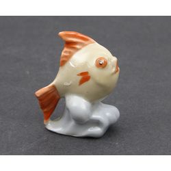 Porcelain figurine 