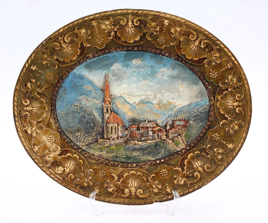 Декоративная настенная тарелка с видом на город