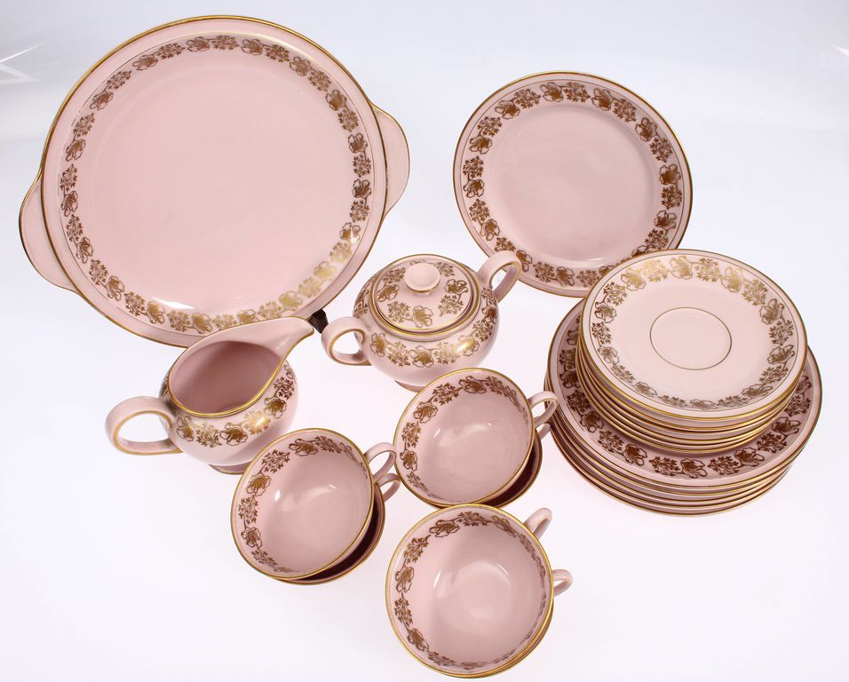 Porcelain set for 6 people (missing kettle)
