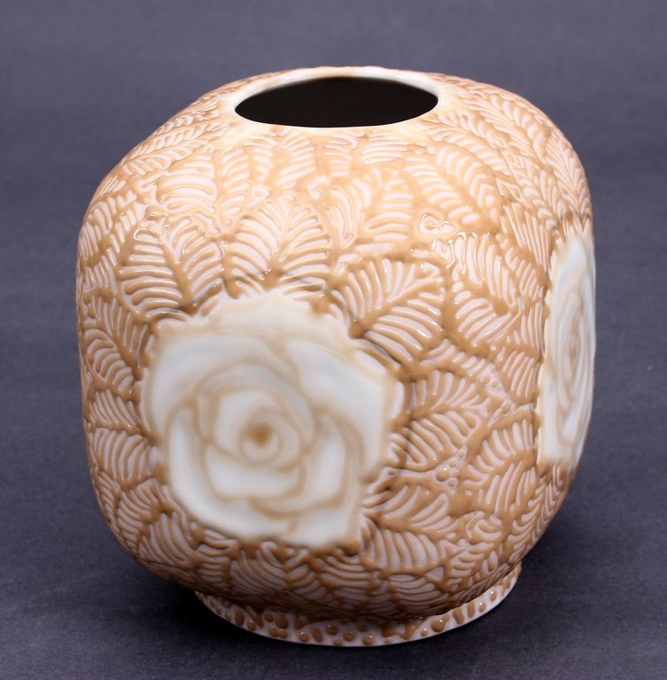 Porcelain vase 