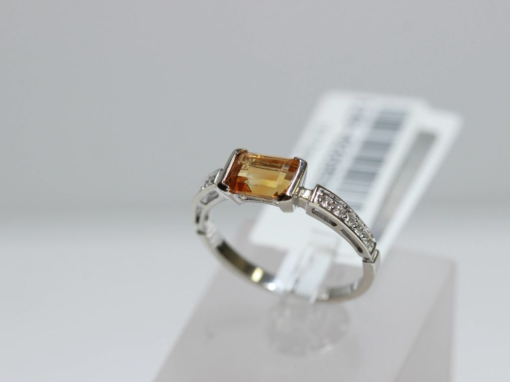 Gold ring with 10 brilliants, citrine