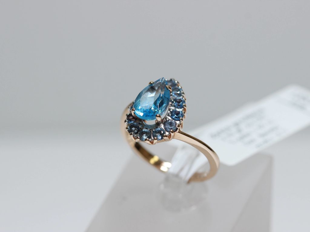 Gold ring with topaz, synthetic spinel