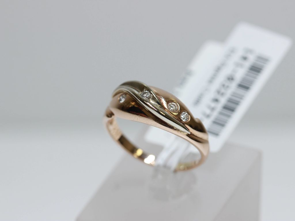 Золотое кольцо с 4 бриллиантами