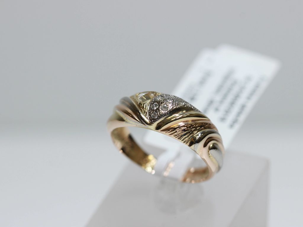 Золотое кольцо с 8 бриллиантами, алмазами