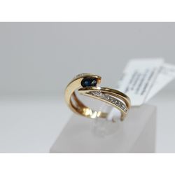 Gold ring with 8 brilliants, sapphire
