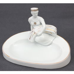 Porcelain utensil 