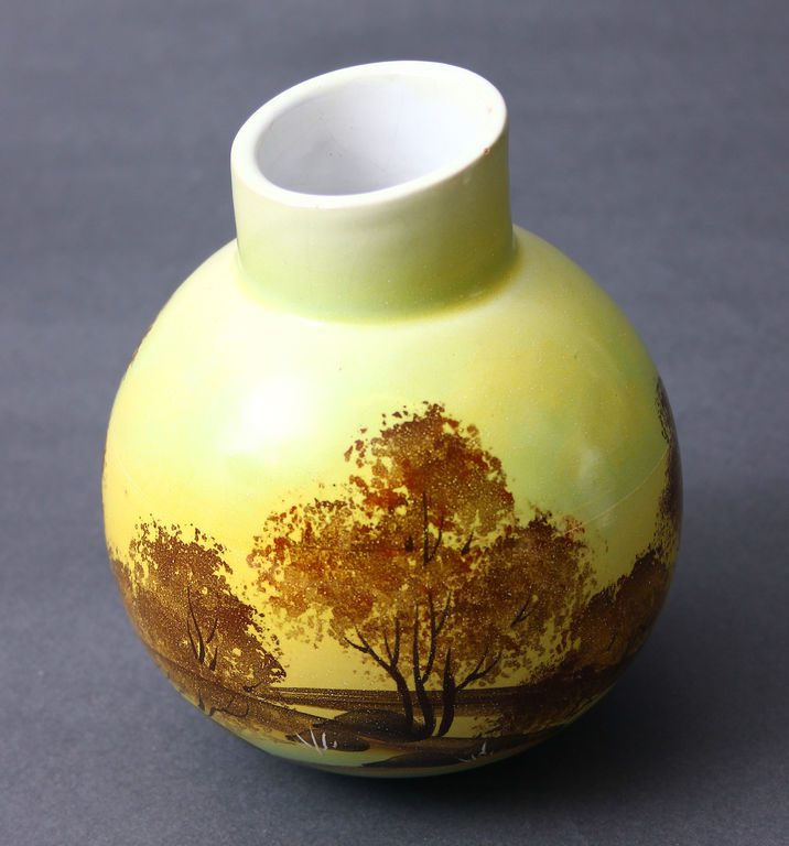 Керамическая ваза 