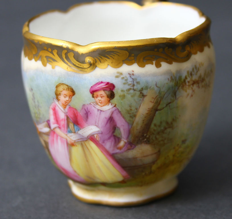 Porcelain cup with saucer 