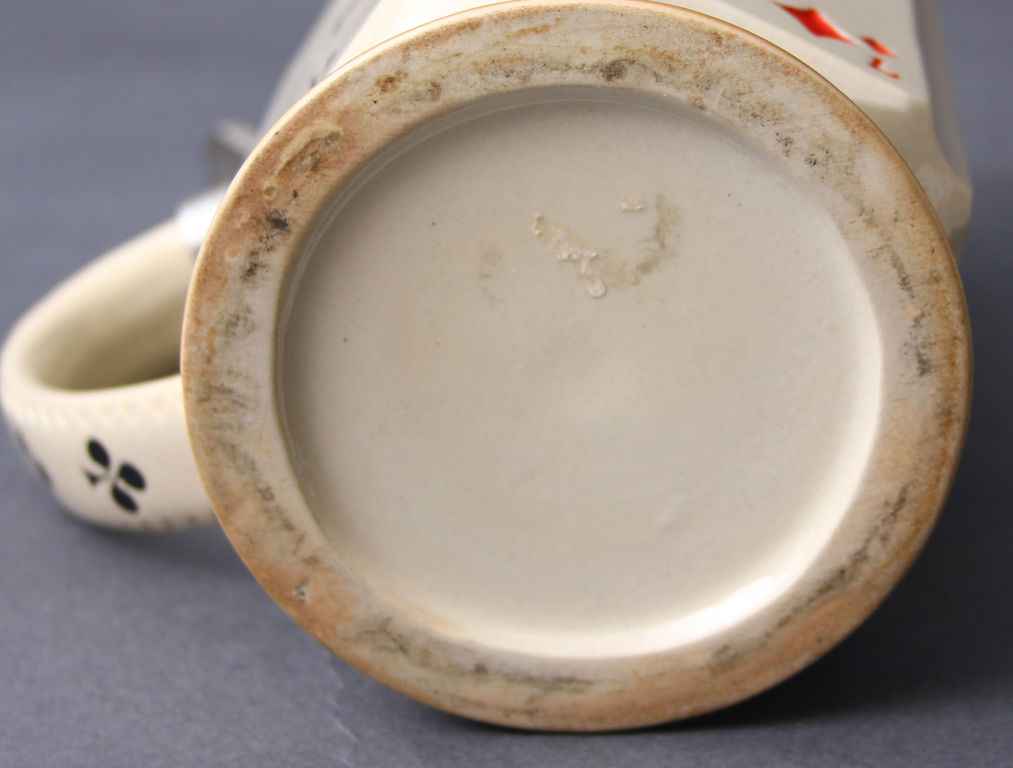 Porcelāna alus kauss ar metāla apdari 