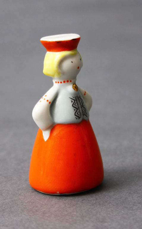 Porcelain figure/souvenir 