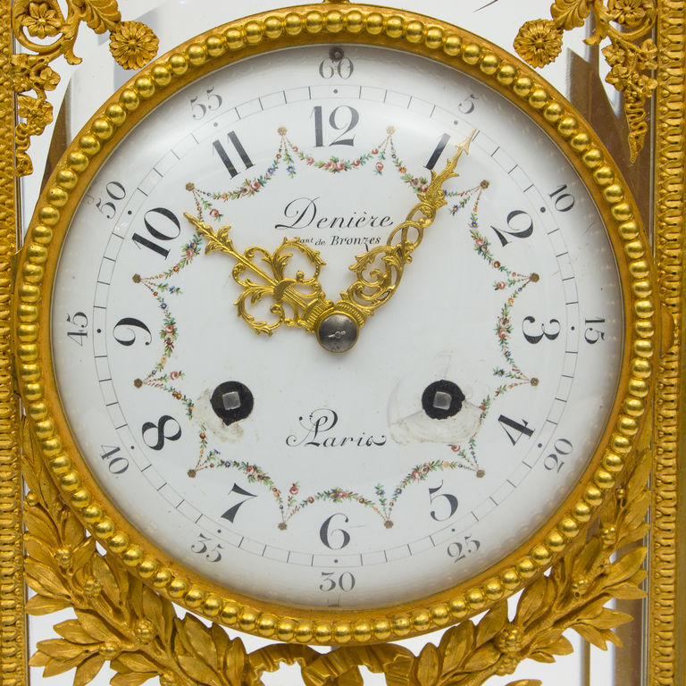 Французские бронзовые каминные часы 