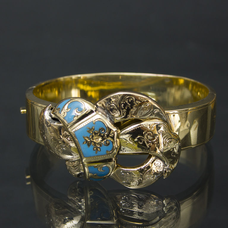 Gold bracelet with enamel