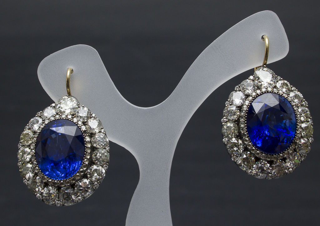 Gold earrings with huge sapphires and128 diamonds  