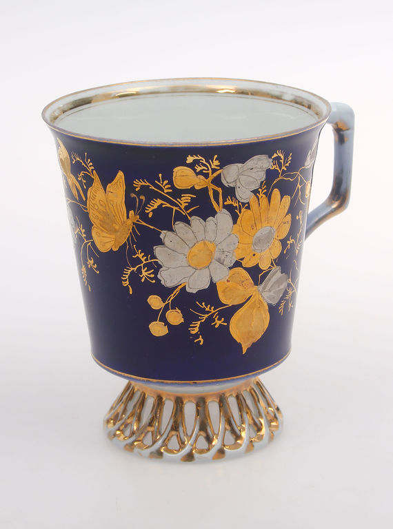 Porcelain cup