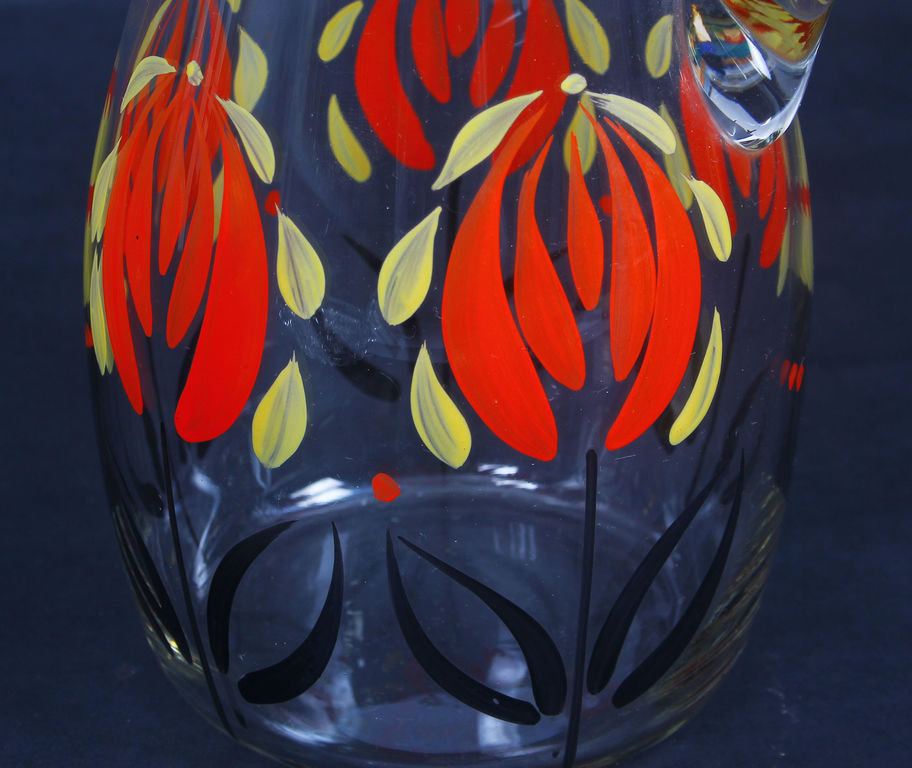 Stikla sulas krūka ar gleznojumu