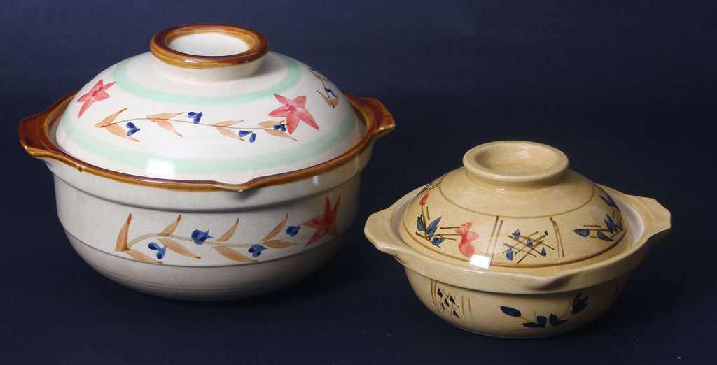 Faience utensils with lid 2 pcs.