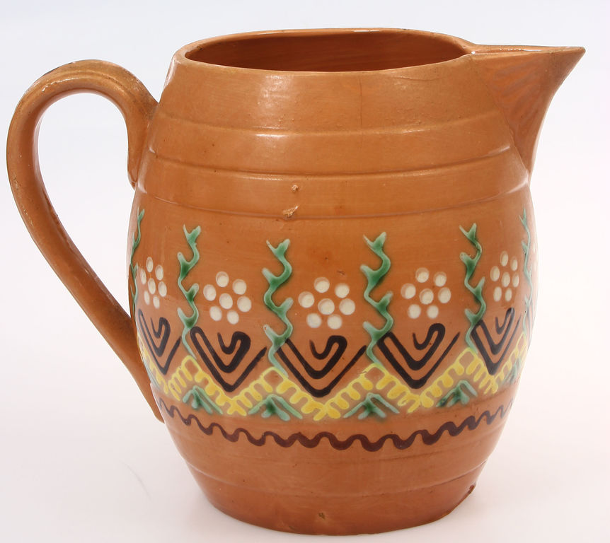 Keramikas krūka ar gleznojumu