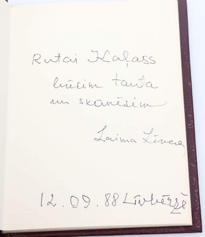 Laima Līvena, Pacelt no zemes vārdu(dzeja) (with author autograph)