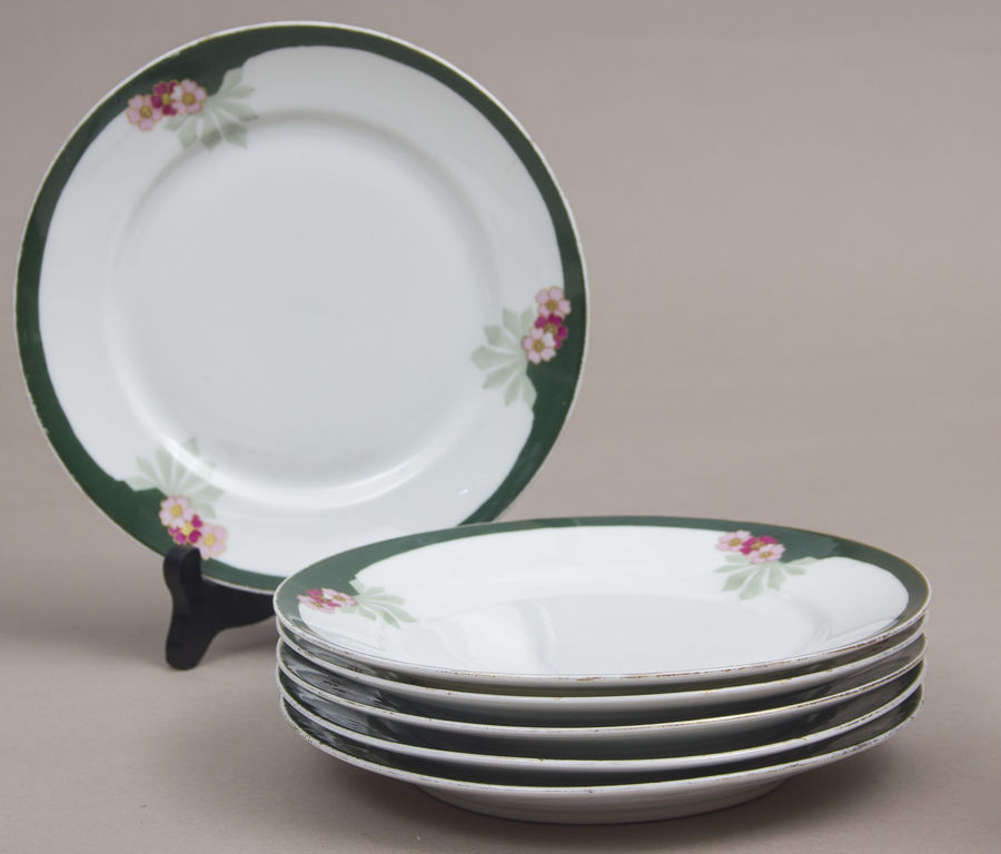 Porcelain plates 6 pcs