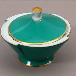 Porcelain dish with lid