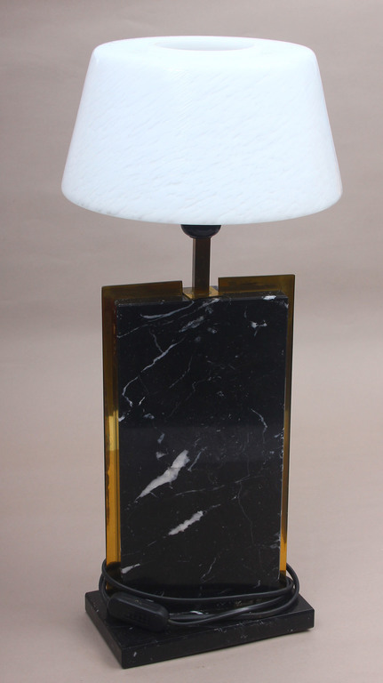 Art-deco-style table lamp