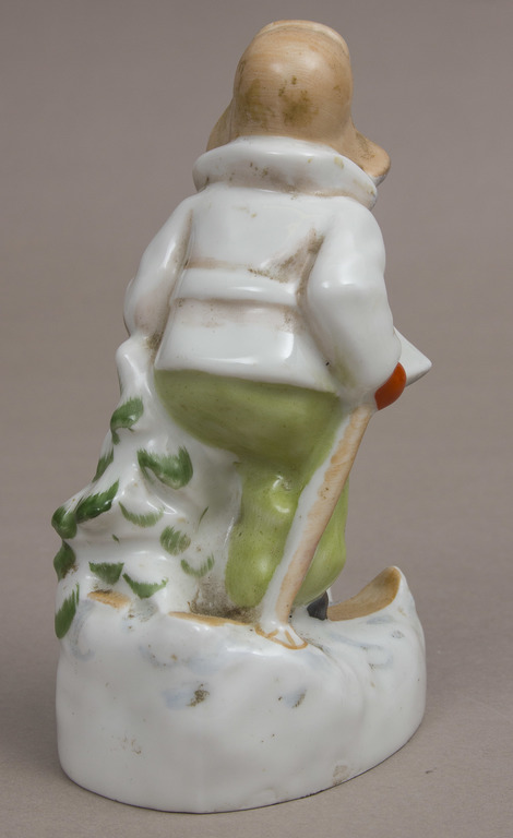 Porcelāna figūriņa ''Slēpotājs''