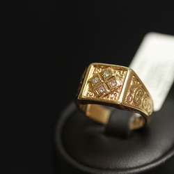 Золотое кольцо с 4 бриллиантами