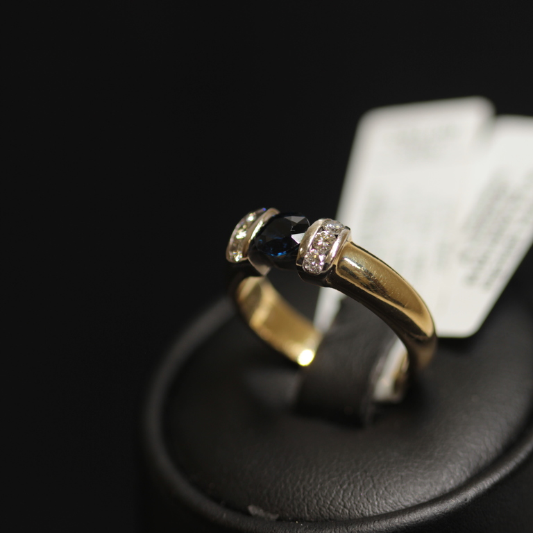 Золотое кольцо с 6 бриллиантами, сапфирами