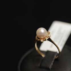 Gold ring with 2 brilliants, pearl