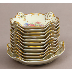 Porcelain serving dish 