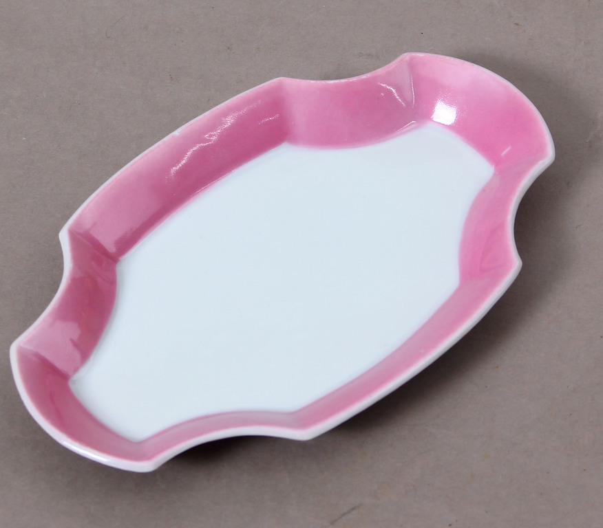 Porcelain plate