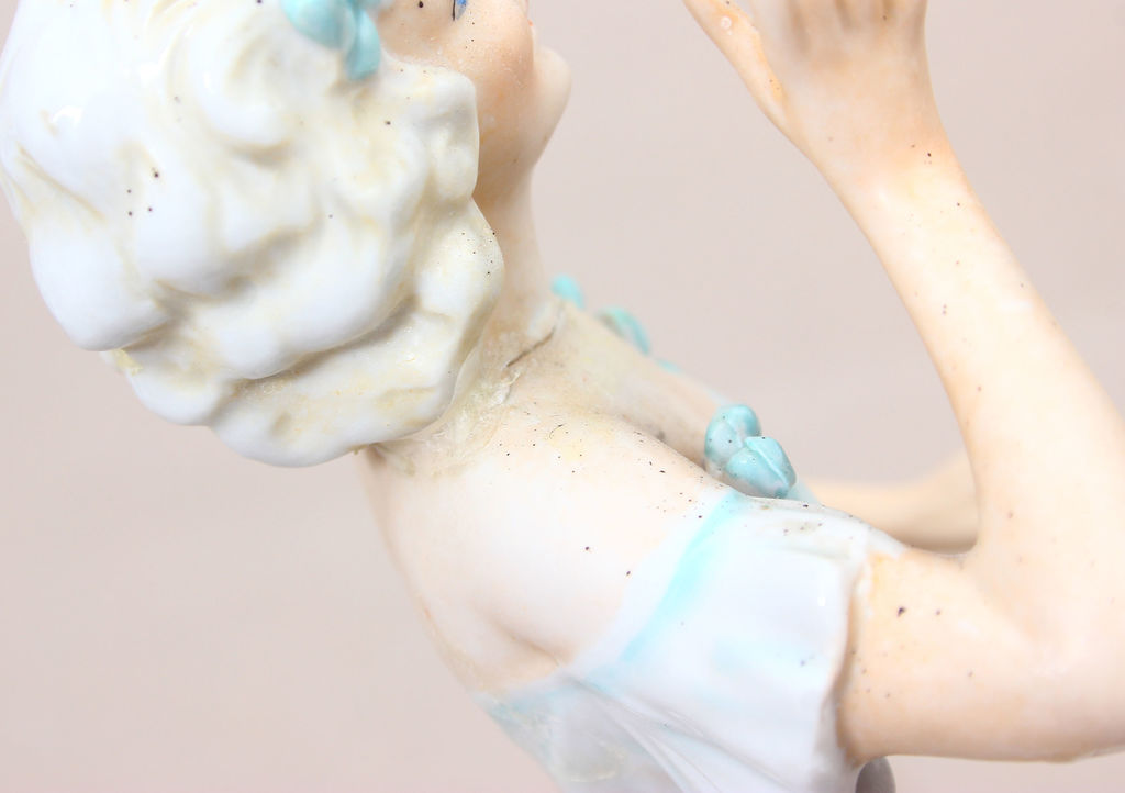 Porcelain figure 