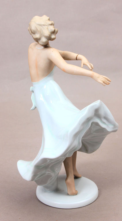 Porcelain statuette 