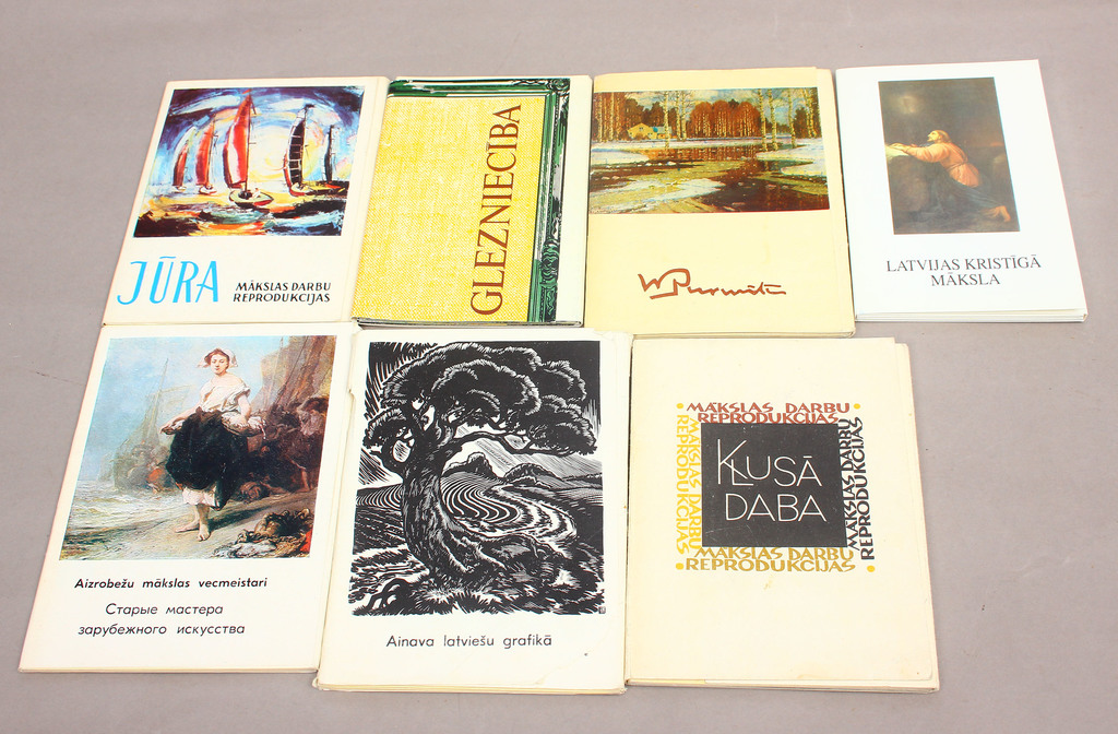 7 postcards albums with reproductions of artwork