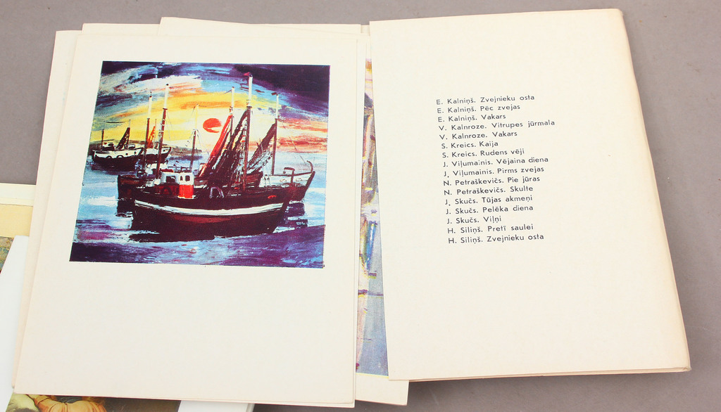 7 postcards albums with reproductions of artwork