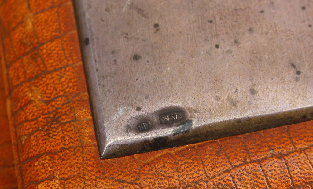 Кожаный блокнот с серебряной отделкой