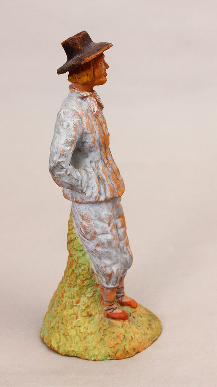 Ceramic figure 