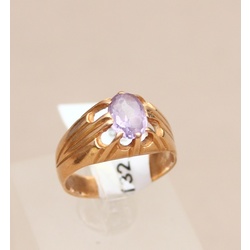 Gold ring with amethyst