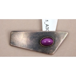 Sterling silver brooch with amethyst