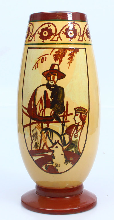 Керамическая ваза по эскизу Р.Сута