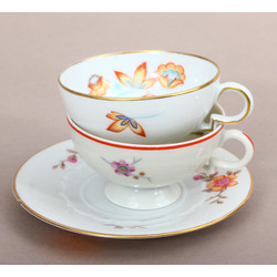Porcelain cups (2 pieces) with saucer