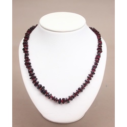 Necklace with garnets