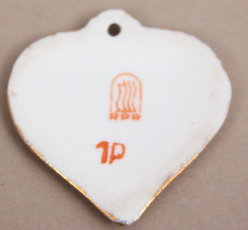 Porcelain pendant 