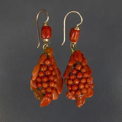 Gold earrings with coral